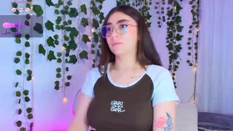 Snapshot of samii_evans chatting on October 2025 04:21:02 AM samii evans online show from October 2025 04:21:02 AM