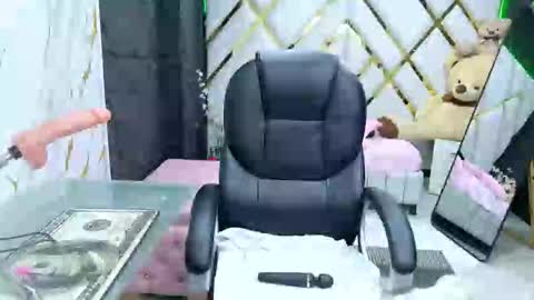 Luisa online show from March 2026 11:37:01 AM