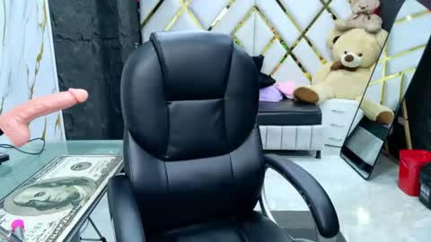 Luisa online show from March 2026 12:19:02 PM