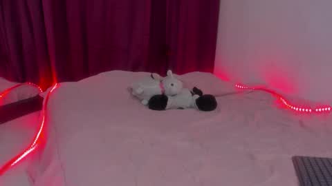 Sophie y Mark online show from November 2025 11:00:02 AM