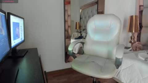 Sammy online show from November 2025 06:18:01 PM