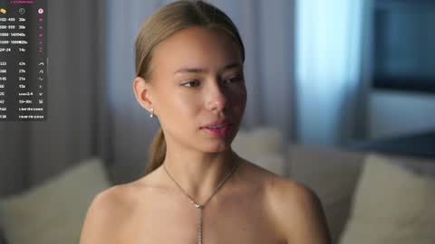 Vivienne online show from June 2026 02:58:02 AM