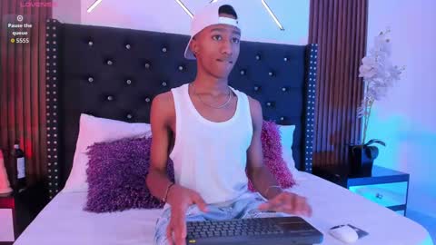 Snapshot of sammyyadams_ chatting on September 2025 10:44:01 PM sammyyadams_ online show from September 2025 10:44:01 PM