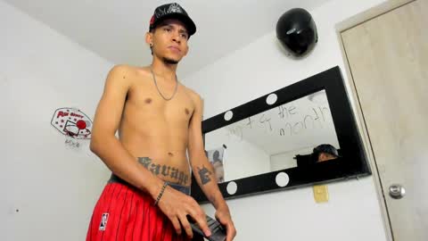 Snapshot of samuel_suarez chatting on April 2026 01:48:01 AM online show from April 2026 01:48:01 AM