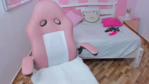 Find me at  when im offline here. online show from October 2025 06:28:02 PM