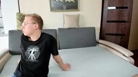 Snapshot of samyscott chatting on September 2025 07:02:01 AM SamyScott online show from September 2025 07:02:01 AM