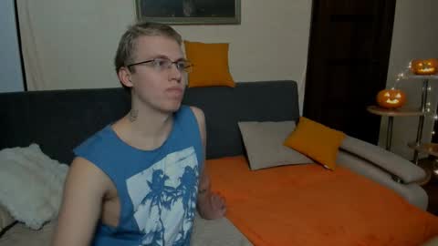 Snapshot of samyscott chatting on November 2025 09:30:02 AM SamyScott online show from November 2025 09:30:02 AM