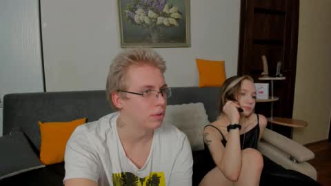 Snapshot of samyscott chatting on December 2025 09:14:01 AM SamyScott online show from December 2025 09:14:01 AM