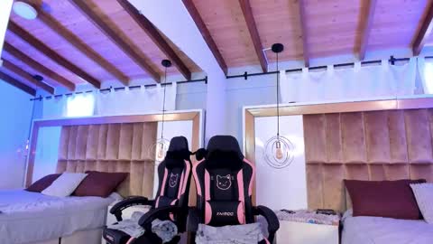 samysharky online show from October 2025 02:29:01 PM