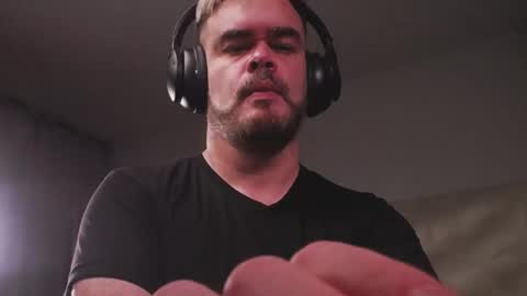 Sanders online show from February 2026 05:04:01 AM