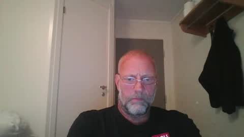 sandnesrune523 online show from September 2025 05:26:02 PM