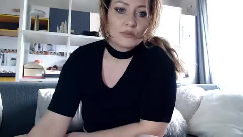 Snapshot of sandra______ chatting on March 2026 12:31:02 PM dont forghet to thumbs up if you like my show online show from March 2026 12:31:02 PM
