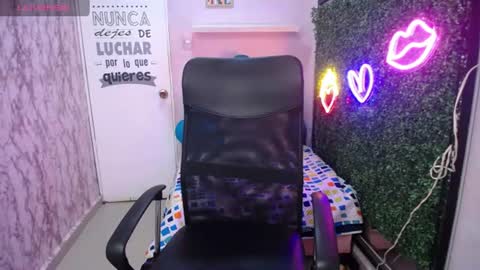 Snapshot of sandra_petite19 chatting on July 2026 03:09:02 AM sandra online show from July 2026 03:09:02 AM