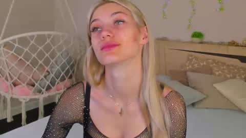 Snapshot of sandraa_anderson chatting on July 2026 11:29:01 PM sandraa_anderson online show from July 2026 11:29:01 PM