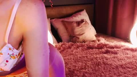 Sandy  online show from March 2025 01:11:01 AM