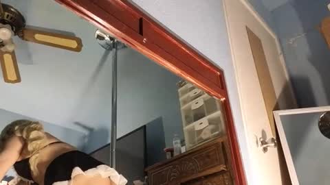 Sandra online show from March 2026 12:30:02 PM