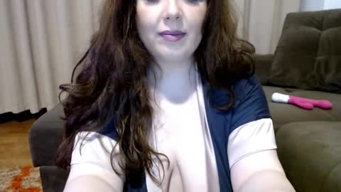 Sandra online show from February 2025 08:10:01 PM