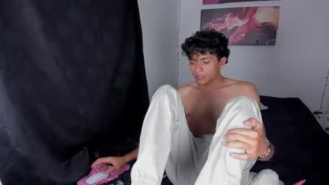 Snapshot of sandy_straw chatting on February 2026 09:43:01 PM sandy_straw online show from February 2026 09:43:01 PM