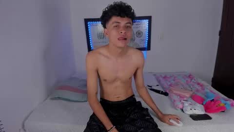 Snapshot of sandy_straw chatting on March 2026 05:08:02 PM sandy_straw online show from March 2026 05:08:02 PM