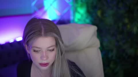 Sandy online show from April 2026 01:06:01 PM