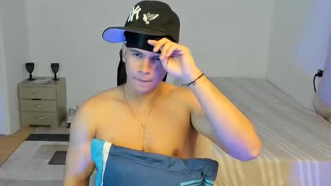 Snapshot of sant_wahlberg chatting on May 2026 10:50:03 PM Sant online show from May 2026 10:50:03 PM