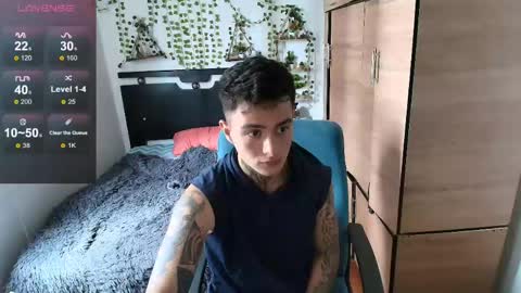 santi_ss online show from April 2026 05:01:02 PM