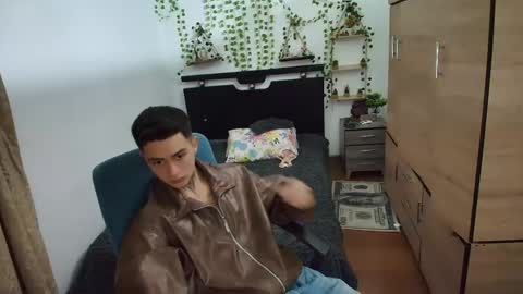 santi_ss online show from May 2026 12:41:02 AM