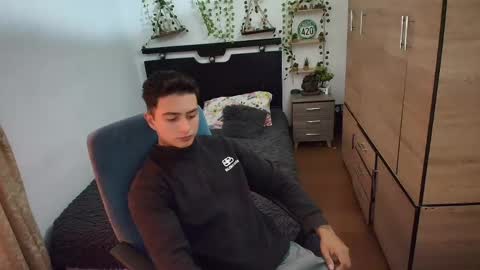 Snapshot of santi_ss chatting on June 2026 02:50:01 PM santi_ss online show from June 2026 02:50:01 PM