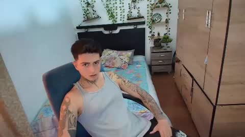 santi_ss online show from July 2026 04:21:02 PM