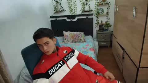 santi_ss online show from July 2026 12:43:02 AM