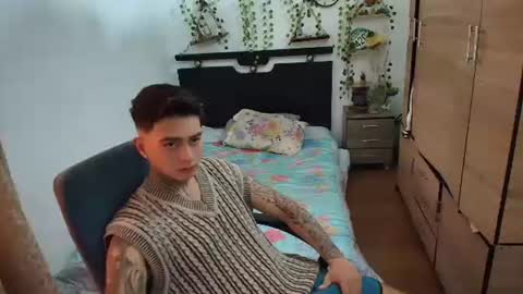 santi_ss online show from August 2026 12:52:01 PM