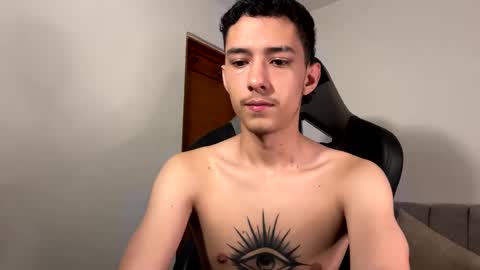 Snapshot of santi_twink19 chatting on January 2025 01:09:01 PM santi_twink19 online show from January 2025 01:09:01 PM