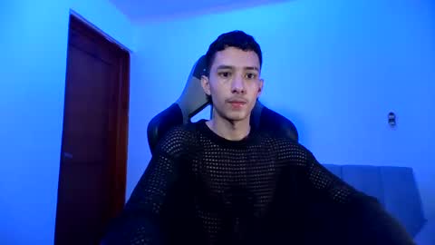 Snapshot of santi_twink19 chatting on January 2025 09:02:01 AM santi_twink19 online show from January 2025 09:02:01 AM