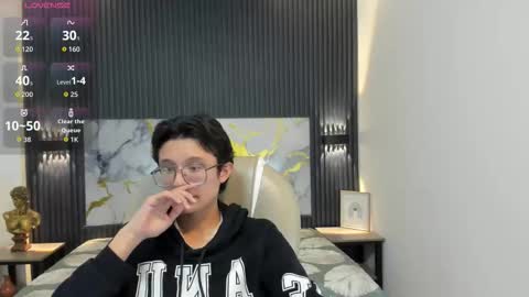 santiago_russo18 online show from November 2025 03:06:01 AM