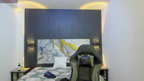 santiago_russo18 online show from February 2026 08:48:02 PM