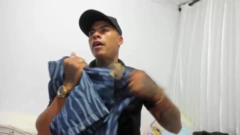 Snapshot of santiagogtx chatting on November 2025 12:45:02 AM Santiago online show from November 2025 12:45:02 AM