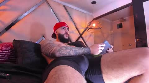 Santiago Hincapiie online show from February 2026 04:54:02 AM