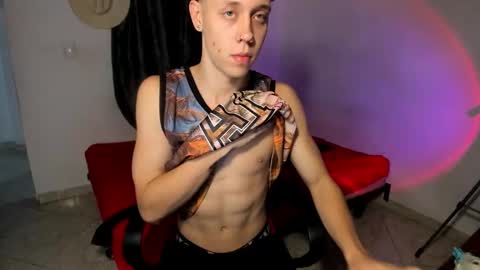 Julius Novachrono  online show from December 2025 01:23:02 AM