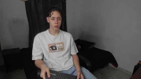 Julius Novachrono  online show from March 2026 11:21:02 PM