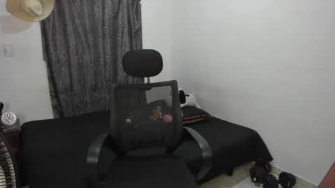 Julius Novachrono  online show from April 2026 09:01:02 AM