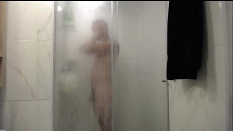 Santii online show from November 2025 10:52:02 PM