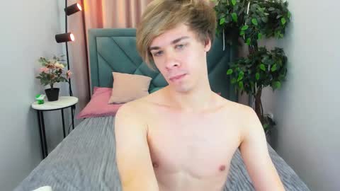 Santo online show from October 2025 09:13:02 PM