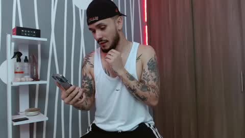 Santy Torres online show from November 2025 05:08:02 AM