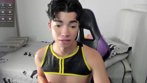 Snapshot of santy7u7 chatting on February 2025 04:29:01 PM Mr. Santiago online show from February 2025 04:29:01 PM