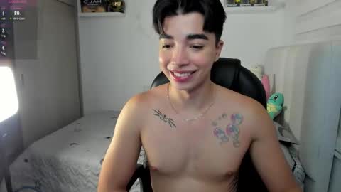 Snapshot of santy7u7 chatting on November 2025 01:33:02 PM Mr. Santiago online show from November 2025 01:33:02 PM