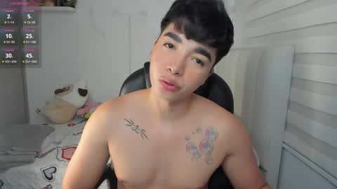 Snapshot of santy7u7 chatting on June 2026 01:39:01 PM Mr. Santiago online show from June 2026 01:39:01 PM