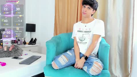 Santiago Carrington online show from January 2025 04:06:01 PM