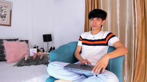 Santiago Carrington online show from February 2025 11:05:01 PM