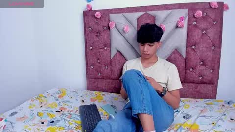 Snapshot of santy_carrington chatting on March 2025 01:14:02 AM Santiago Carrington online show from March 2025 01:14:02 AM