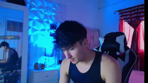 Santyago online show from January 2025 06:57:01 PM